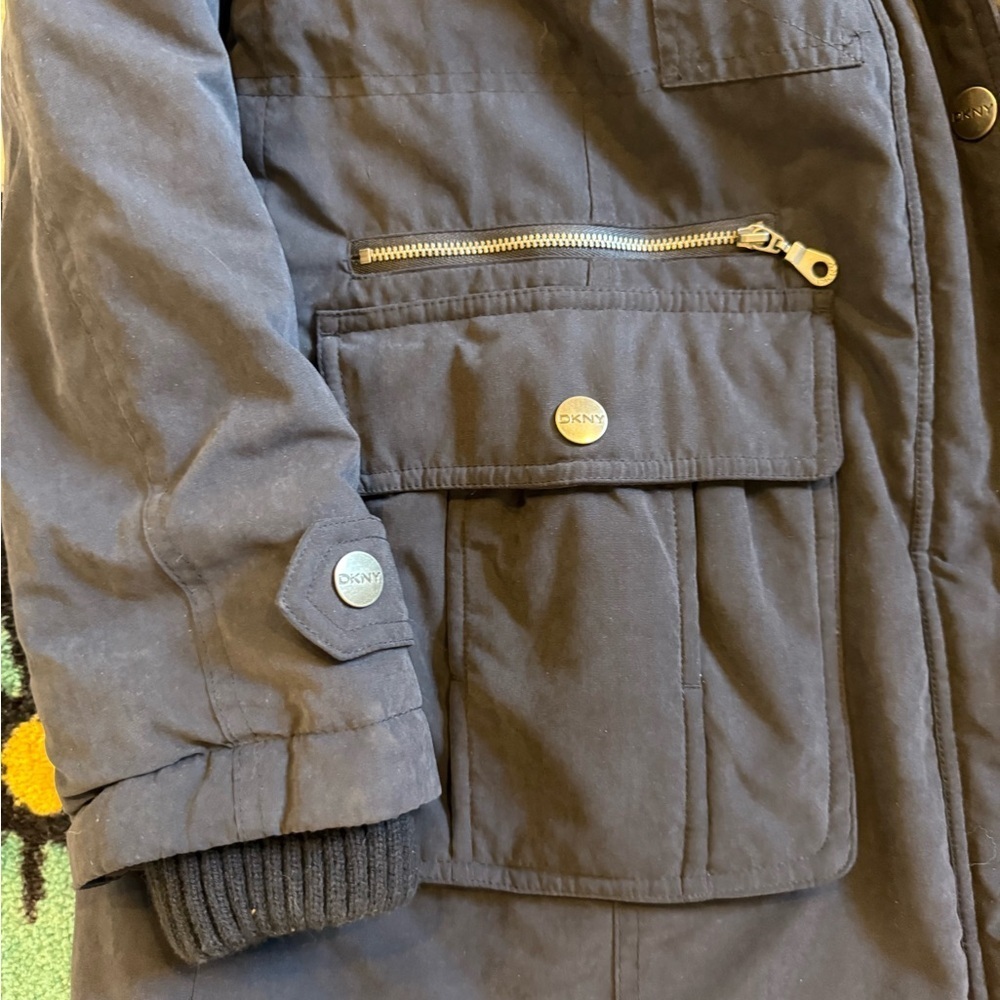 🧥 DKNY Navy Quilted Lined Parka Jacket - Medium - Detachable Faux Fur Hood - Picture 9 of 16